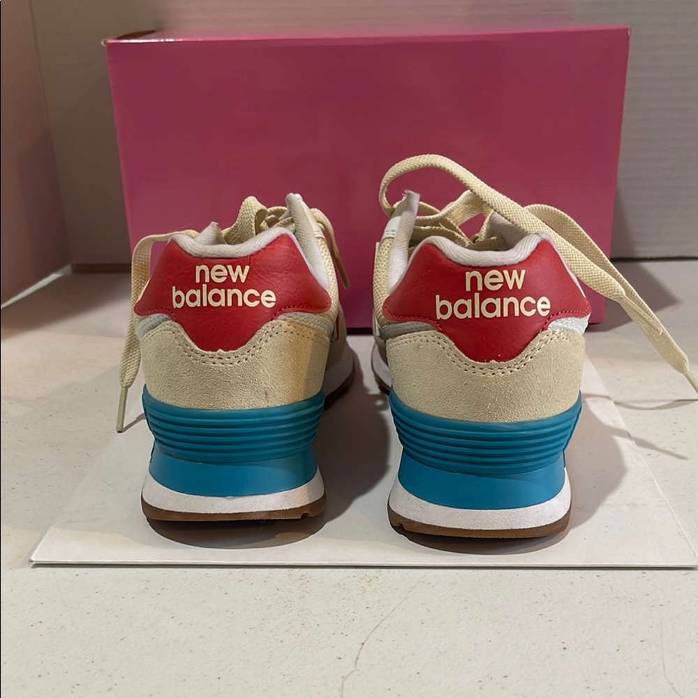 New Balance Cream and Red Sneakers Classic Retro Design - Picture 2 of 7